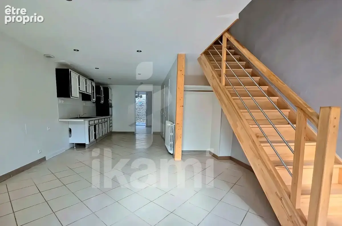 Maison de village en pierre   86 m2   Impasse au calme, cour et terrasse - photo 4