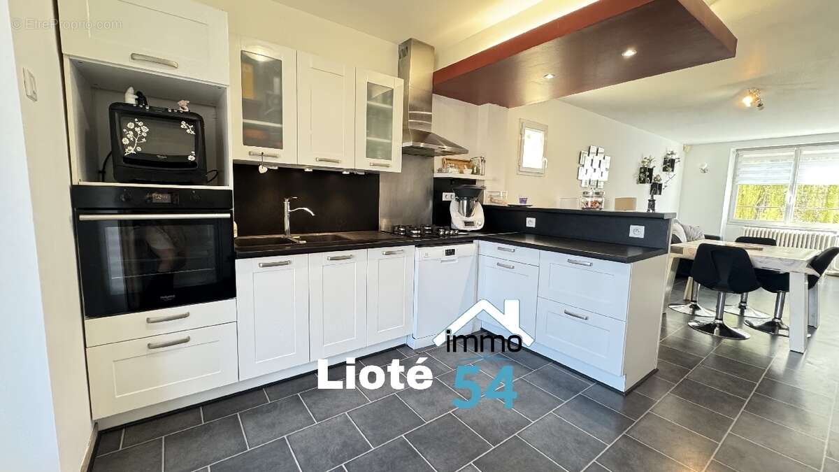 Maison à ROSIERES-AUX-SALINES