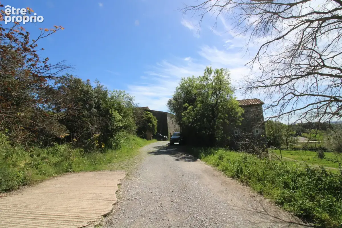 Mas de 2500 m2 sur 26 hectares. - photo 30