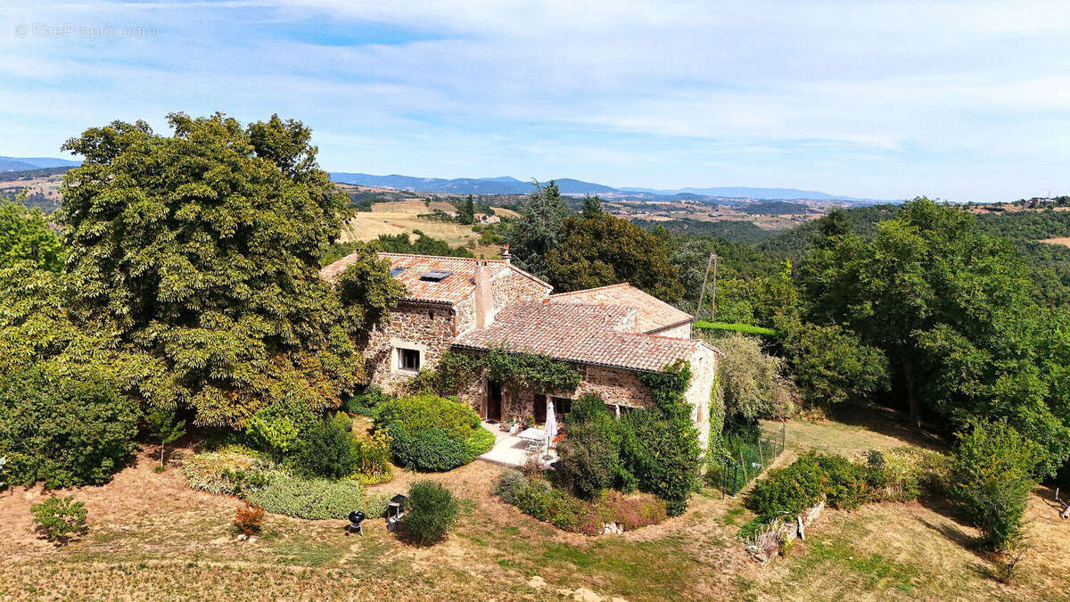 Corps de ferme rénové avec gîte indépendant, piscine et plus d'un hectare de terrain à PLATS - photo 14