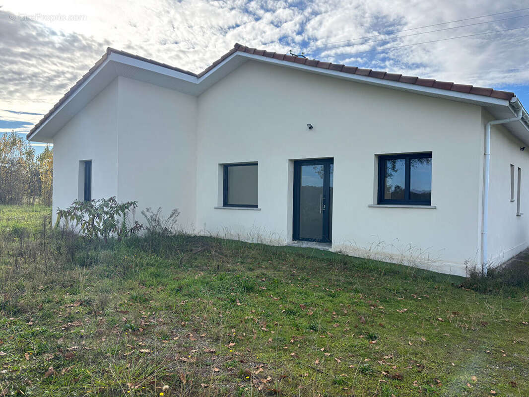 Maison à MAZEROLLES