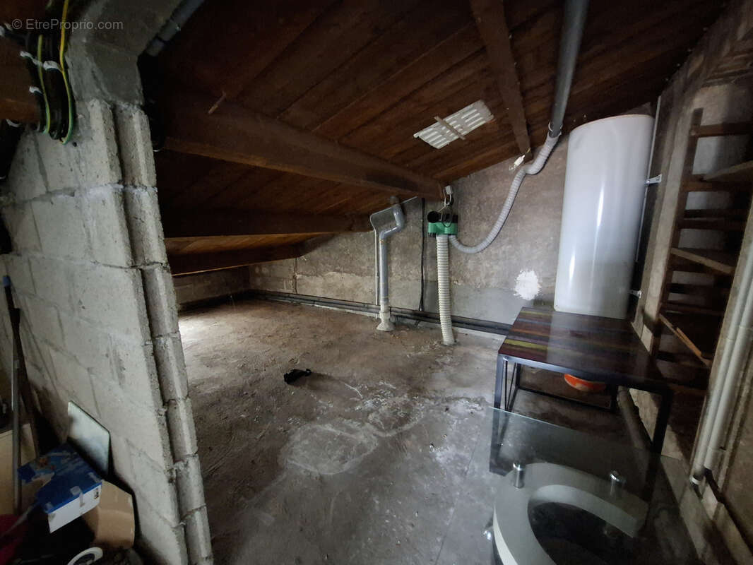 Maison à SAINT-ETIENNE-DE-MER-MORTE