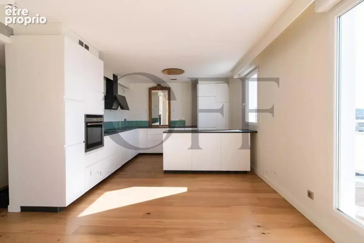 13008 Marseille  – Duplex 100 M2 au dernier étage  - 2 chambres - terrasse - photo 8