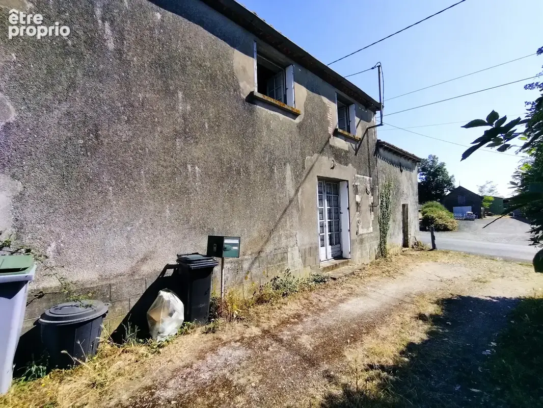 Longère en pierre de 2 logements s à rénover en 1 ou 2 habitations. - photo 7