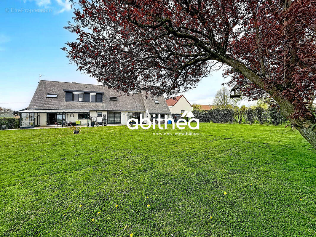 Maison à FRESNES-LES-MONTAUBAN