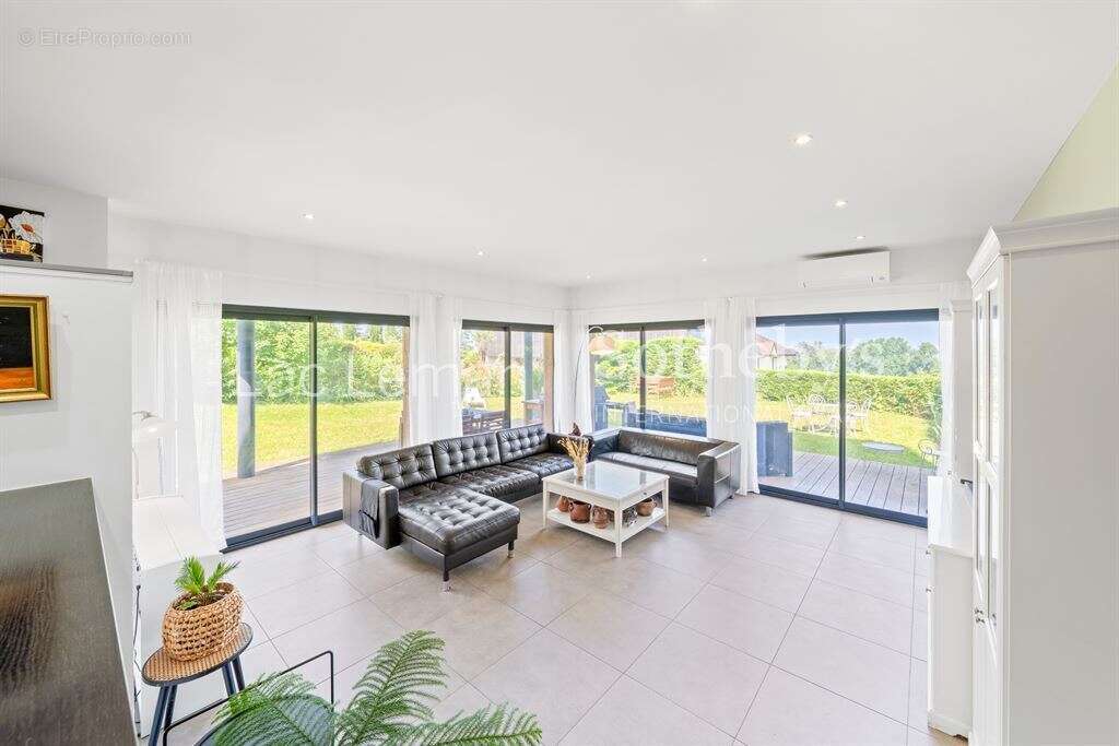 Elégante Villa Contemporaine vue lac - photo 5