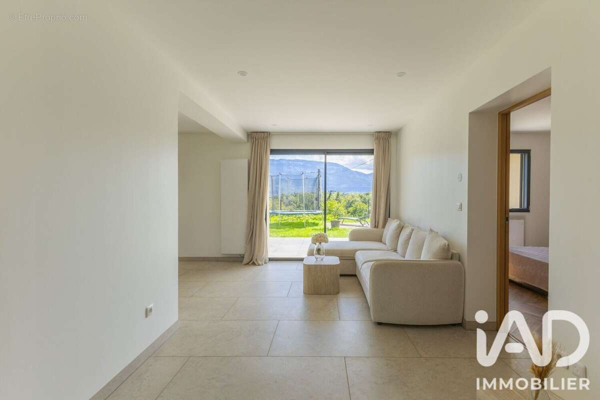 Maison 157 m² à Novalaise  - photo 7