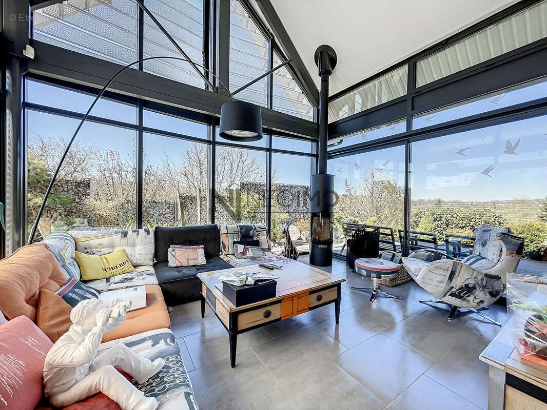 Maison à NEUFCHATEAU
