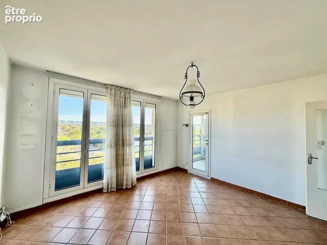 Marignane , la signore 1,  appartement t3 avec terrasse et vue dégagée - photo 3