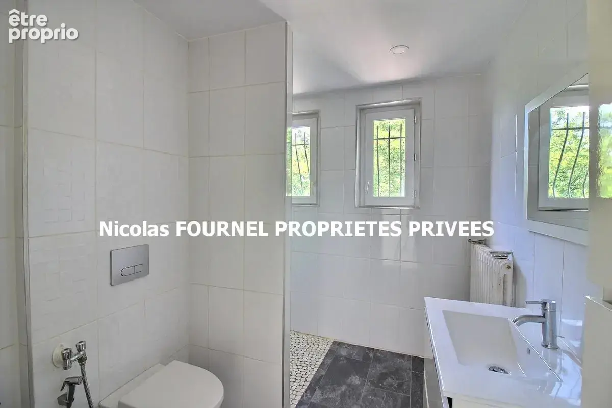 Maison Le Chambon Feugerolles 11 pièce(s) 231.86 m2 - photo 6