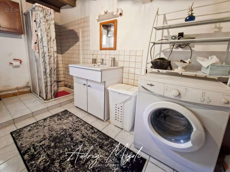 Maison en pierre au cœur de la nature, 109m², 3 chambres, garage et grande dépendance, au bord d'une rivière, terrain 1 hectare - photo 10