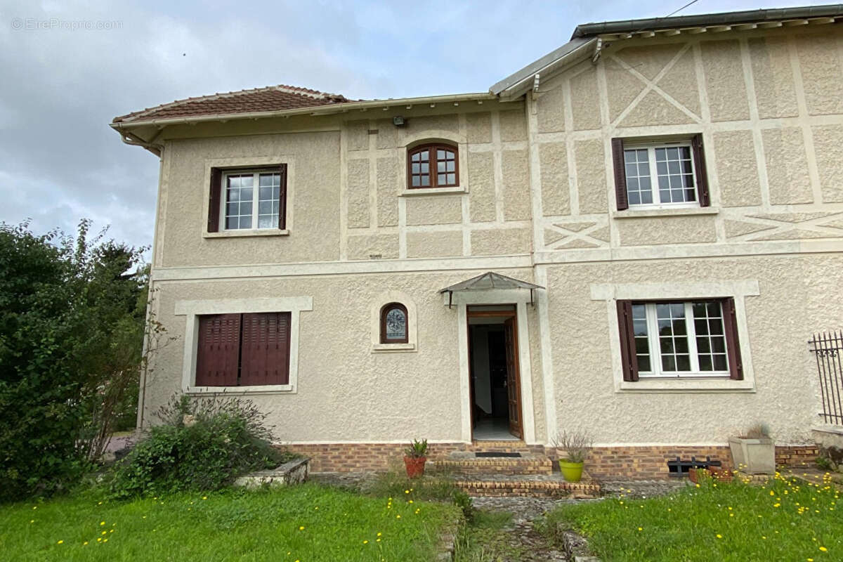 Maison à LE MESNIL-EN-THELLE