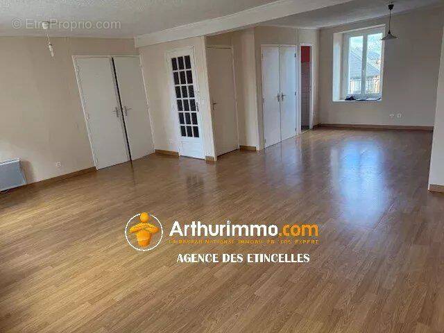 Appartement à MARTIGNE-FERCHAUD
