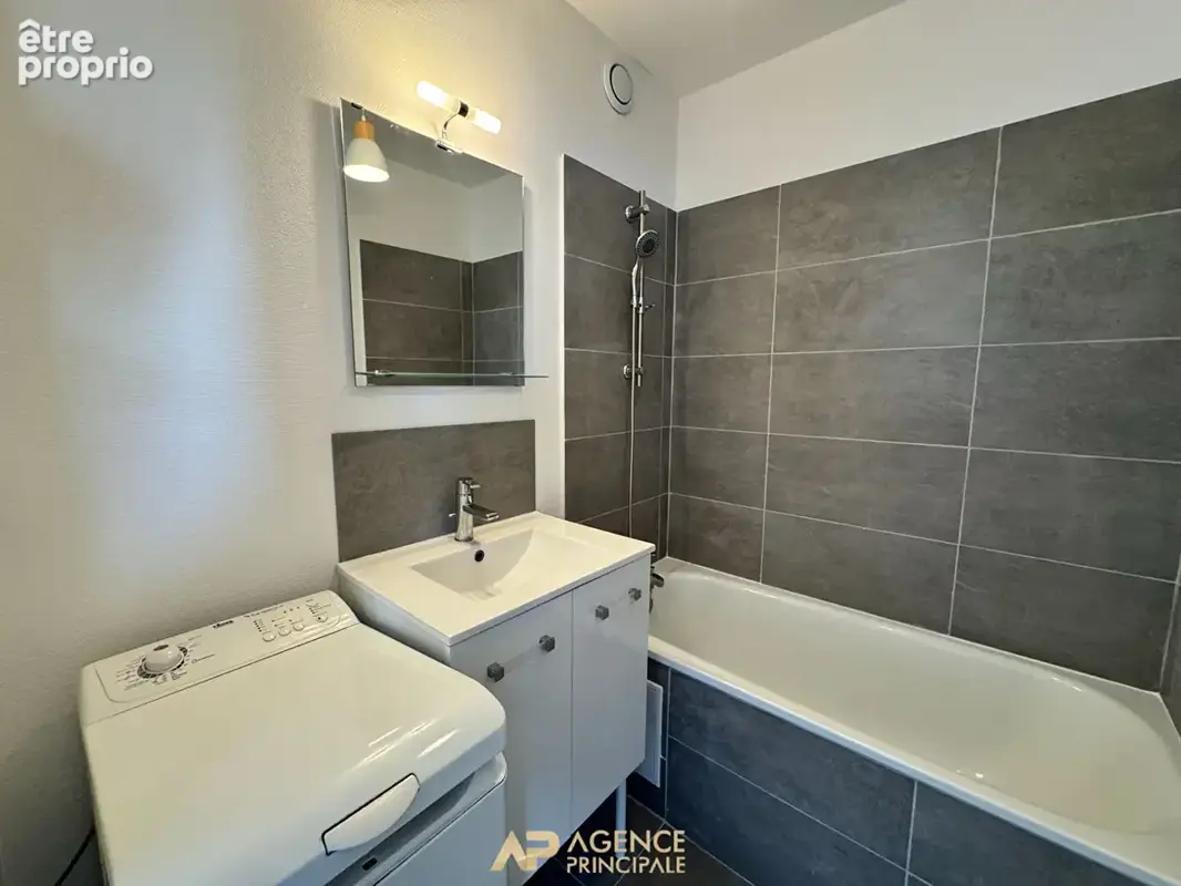 Appartement - 1 pièces - 25 m2 - Balcon - La Rochelle les Minimes - photo 7