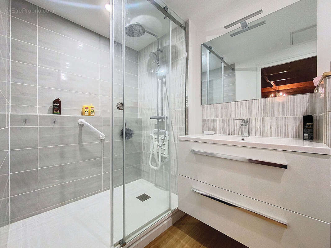 Maison à SAINT-ETIENNE-DE-CHIGNY