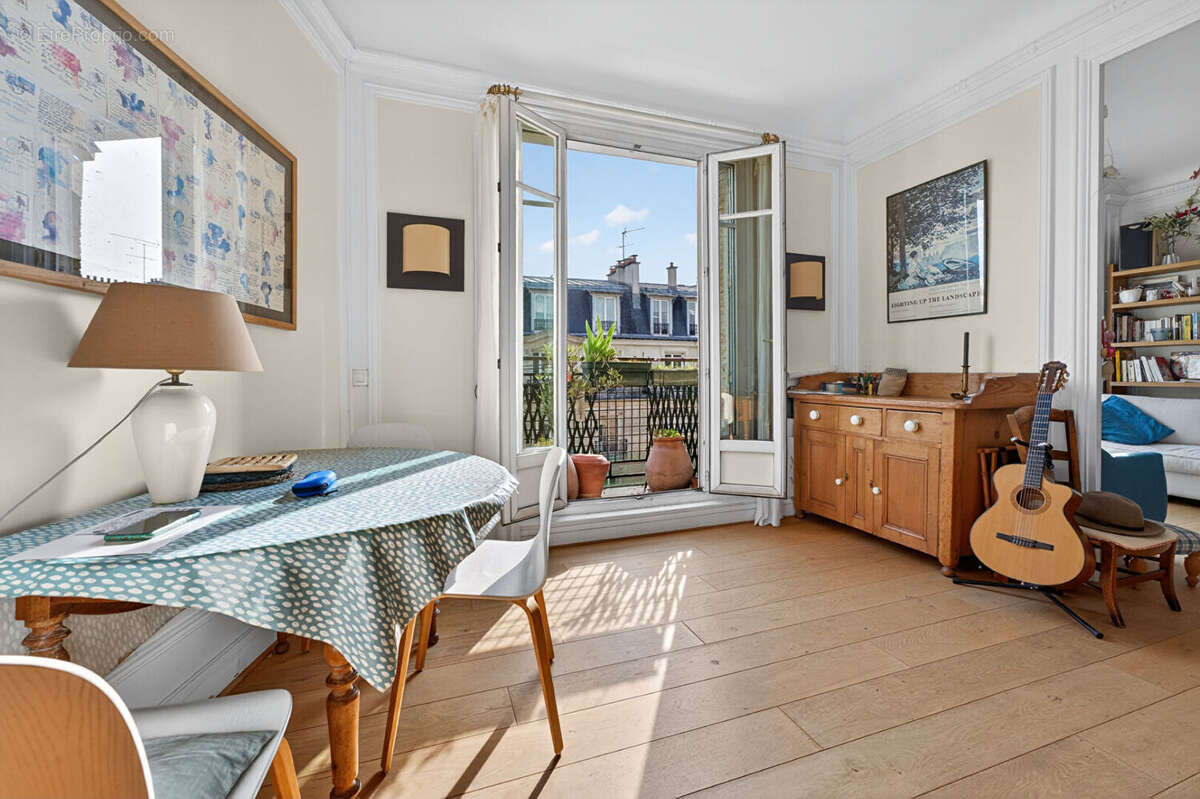 Appartement à PARIS-15E