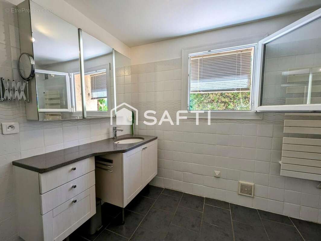 Photo 9 - Maison à FREJUS