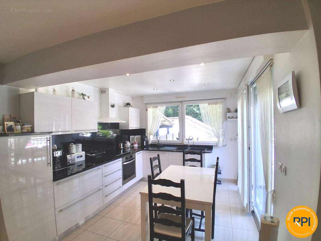 Maison 92 m² à Saint-Avold  - photo 2