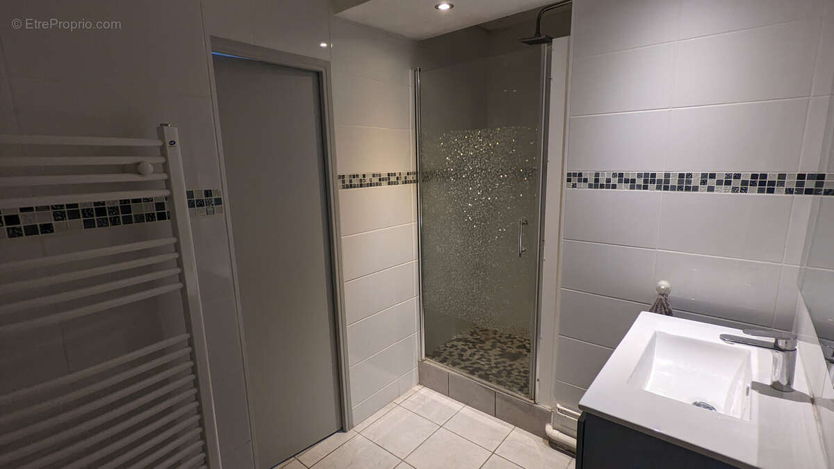 Appartement à CHENOVE