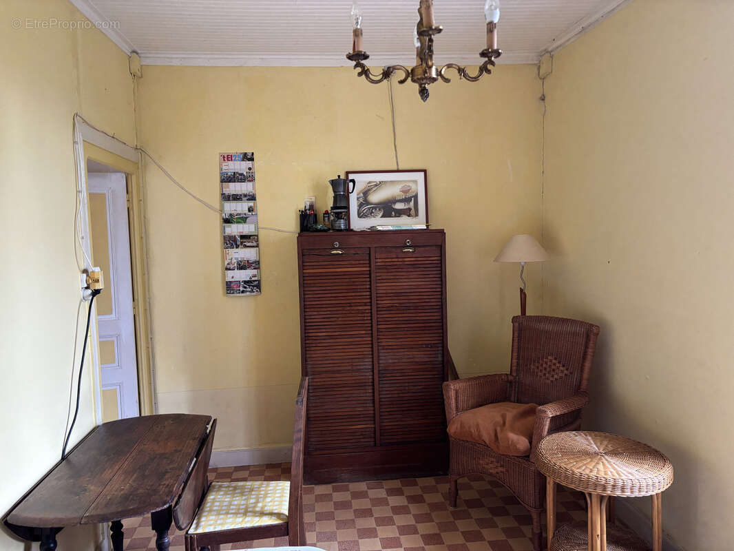 Maison à VICQ-EXEMPLET