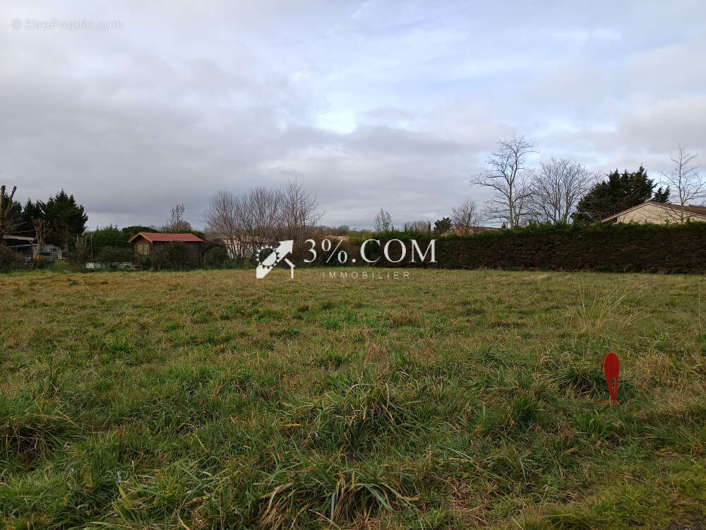 Terrain à GRAZAC