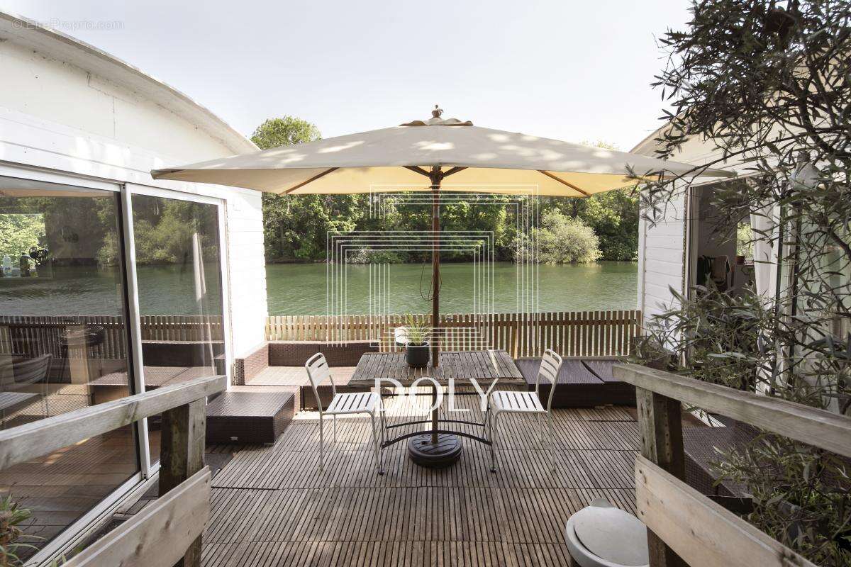 Commerce à VILLENEUVE-LA-GARENNE