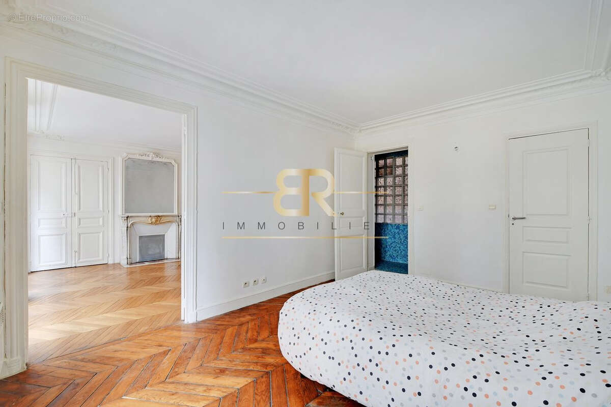 Appartement à PARIS-10E