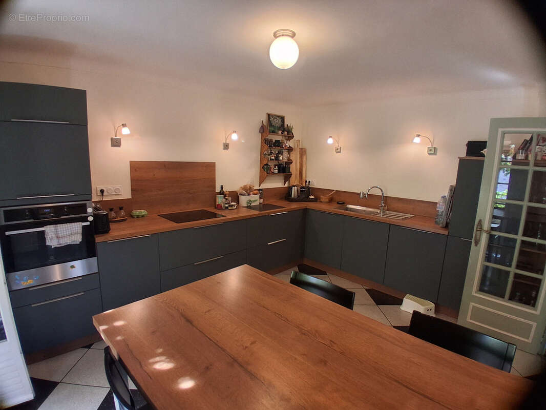 Maison à FONTVIEILLE