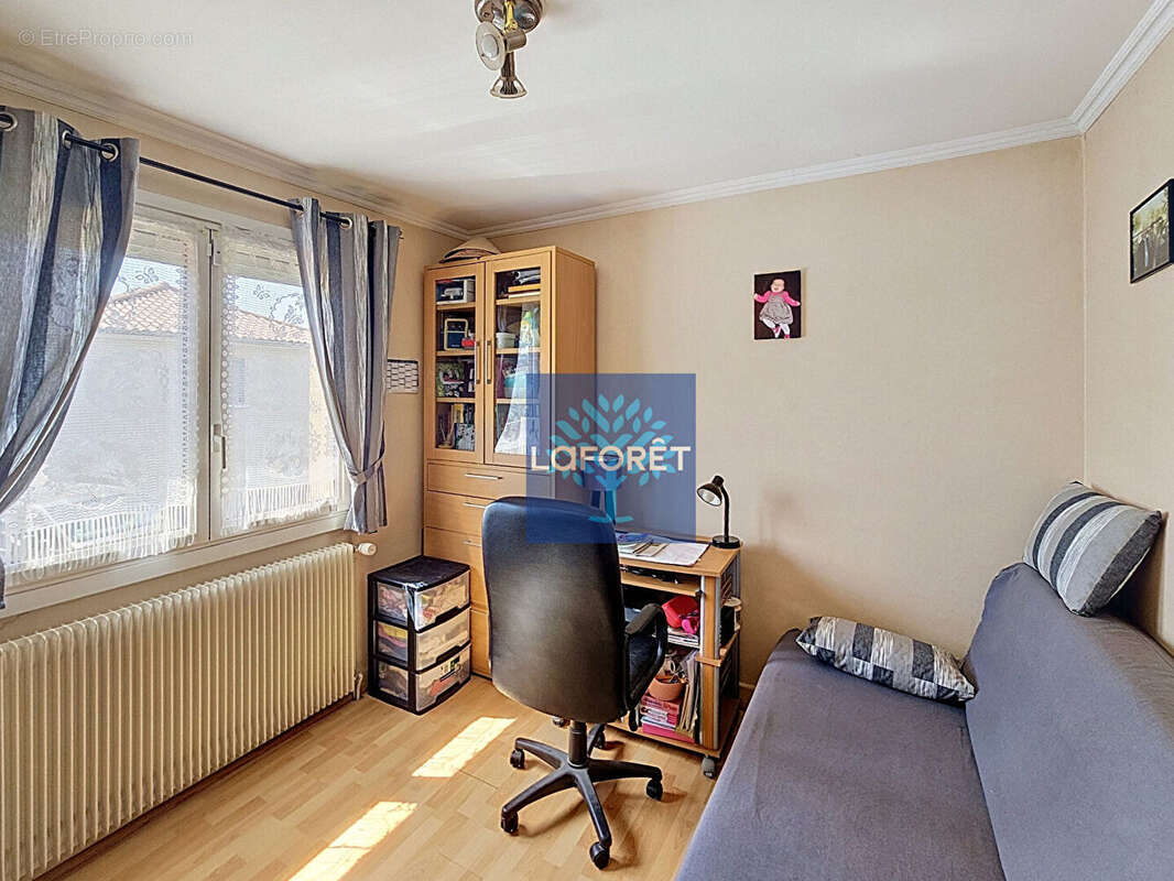 Maison 95m² avec piscine et jardin arboré - Brignais - photo 13