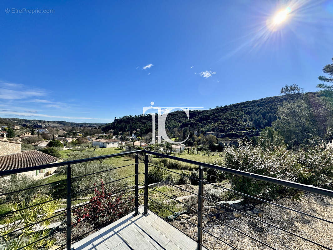 Villa  84 m² avec vue plongeante sur le village - 1330 m² de terrain arbore- 3 chambres - garage - photo 12