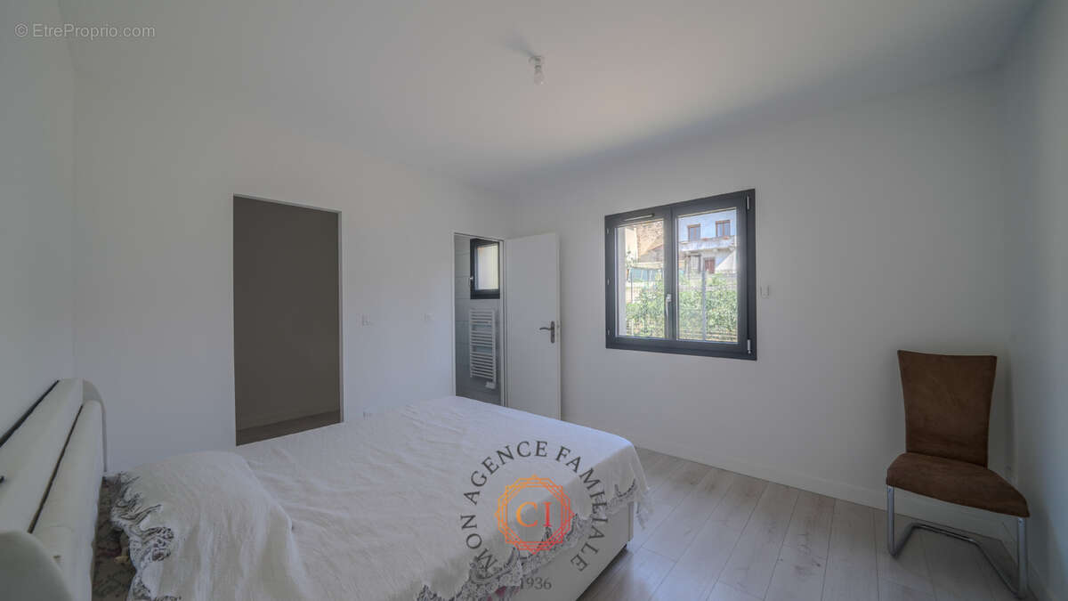 Maison 4 pièces de 105 m2 - photo 4