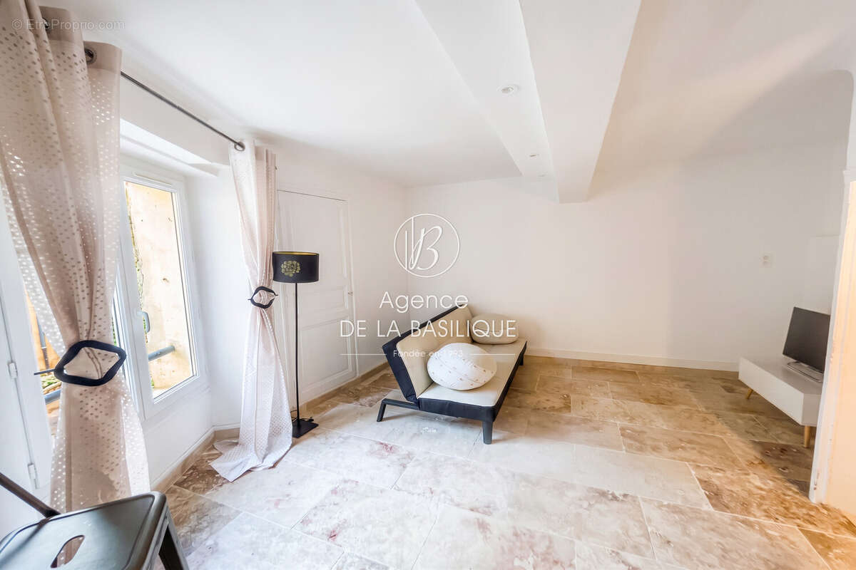 Maison 62 m² à Saint-Maximin-La-Sainte-Baume  - photo 5