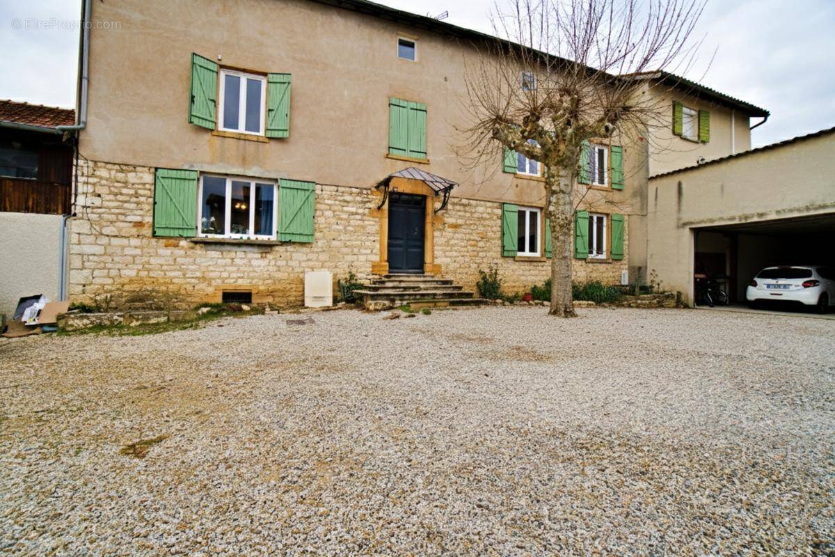 Appartement à QUINCIEUX