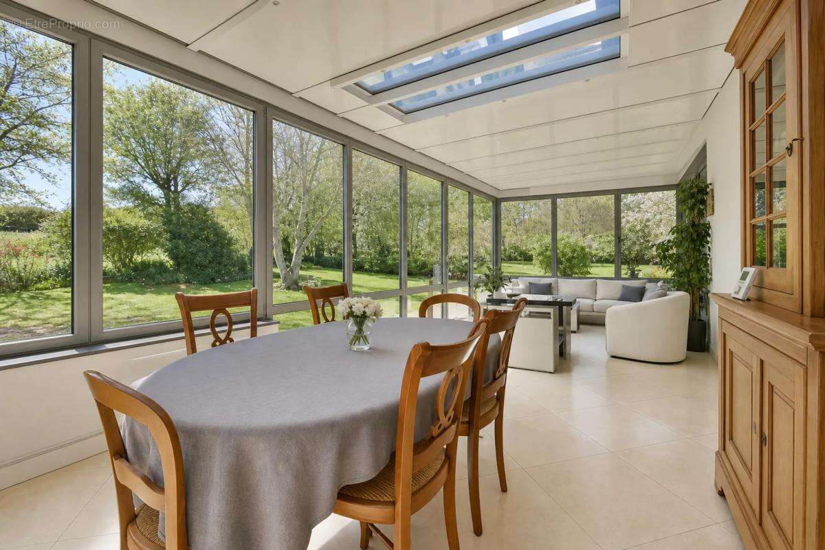 Spacieuse maison 9 pièces à Changé, 207 m² - photo 4