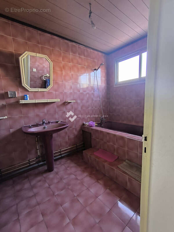 Maison 188 m² à Saint-Louis  - photo 3