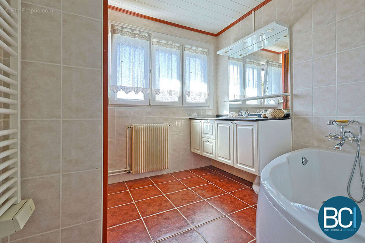 SAULXURES-LES-NANCY - Maison 6 pièces - 154 m2 - photo 12