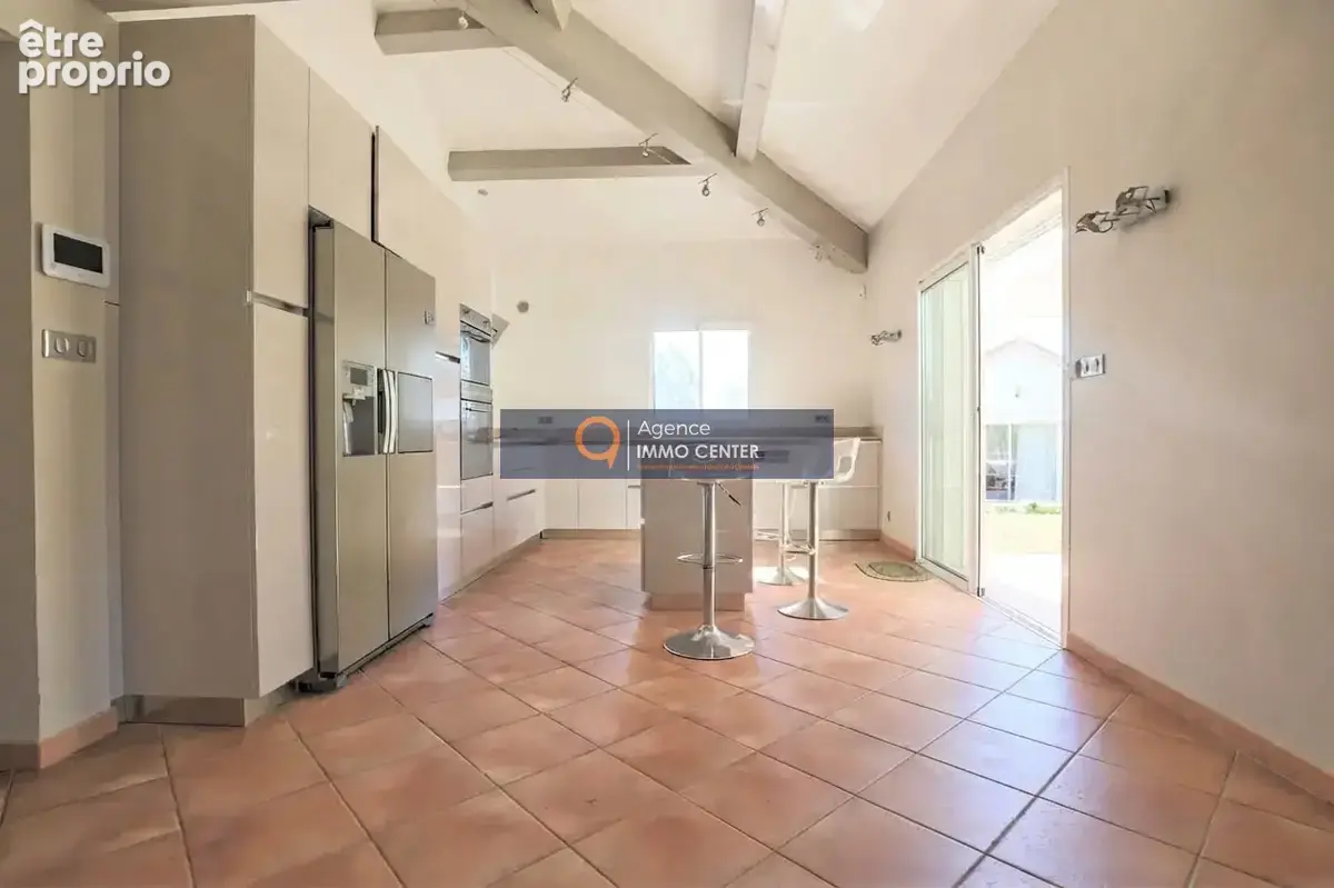 Maison avec 5 chambres dépendance, garage, piscine - photo 5