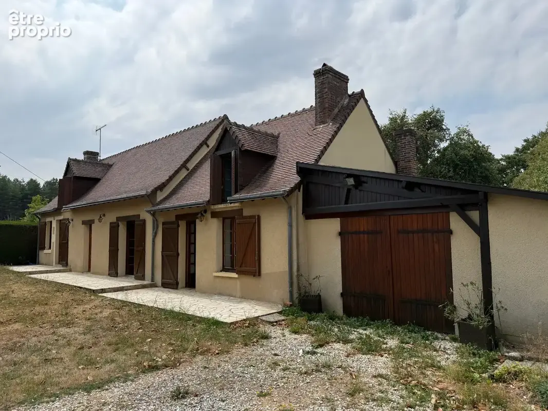 Maison à SAINT-DENIS-DE-JOUHET