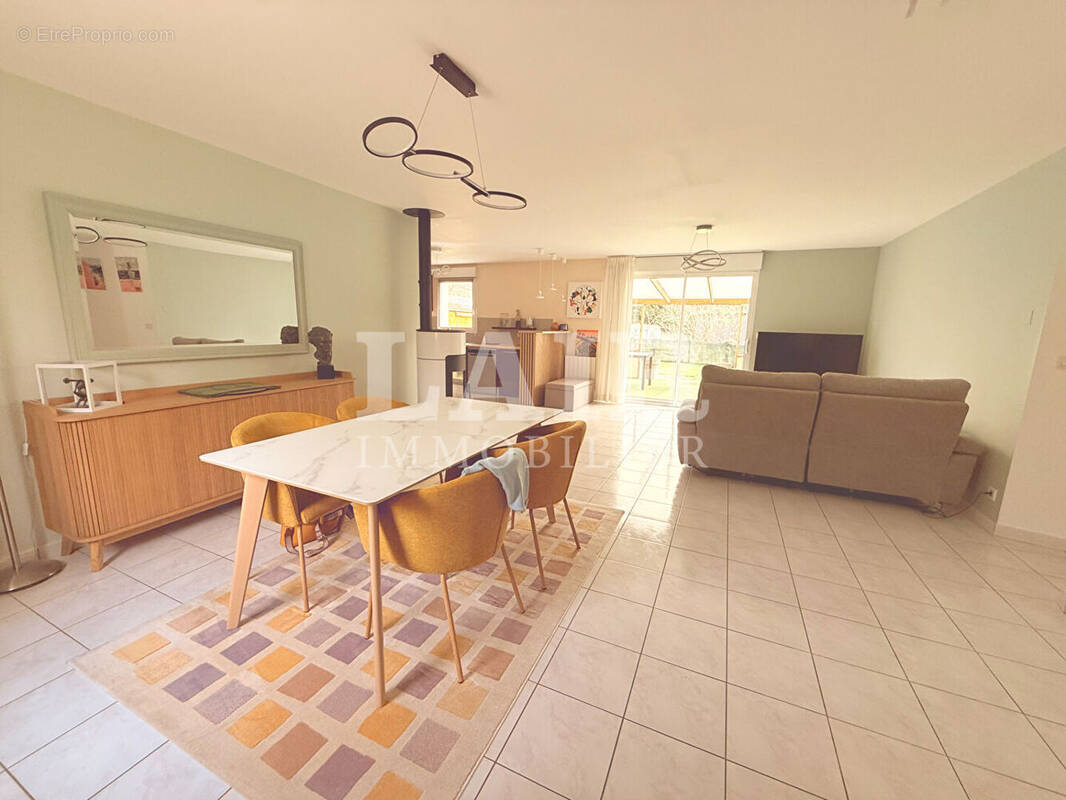 Maison à SAINT-OUEN-DE-MIMBRE