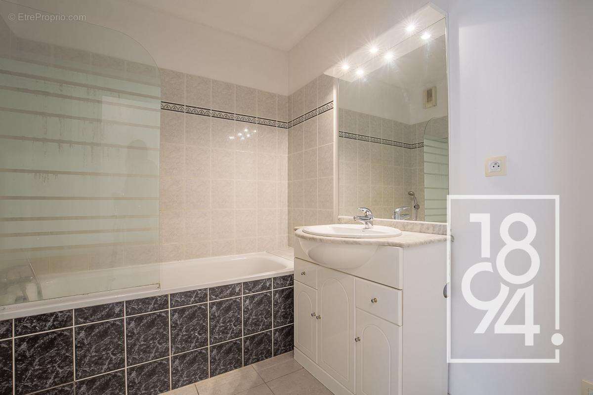 Appartement à MARSEILLE-8E