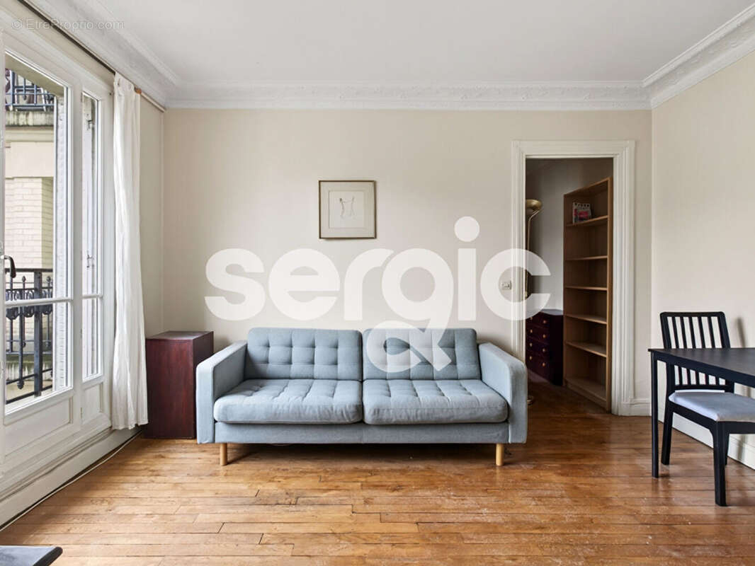 Appartement à PARIS-14E