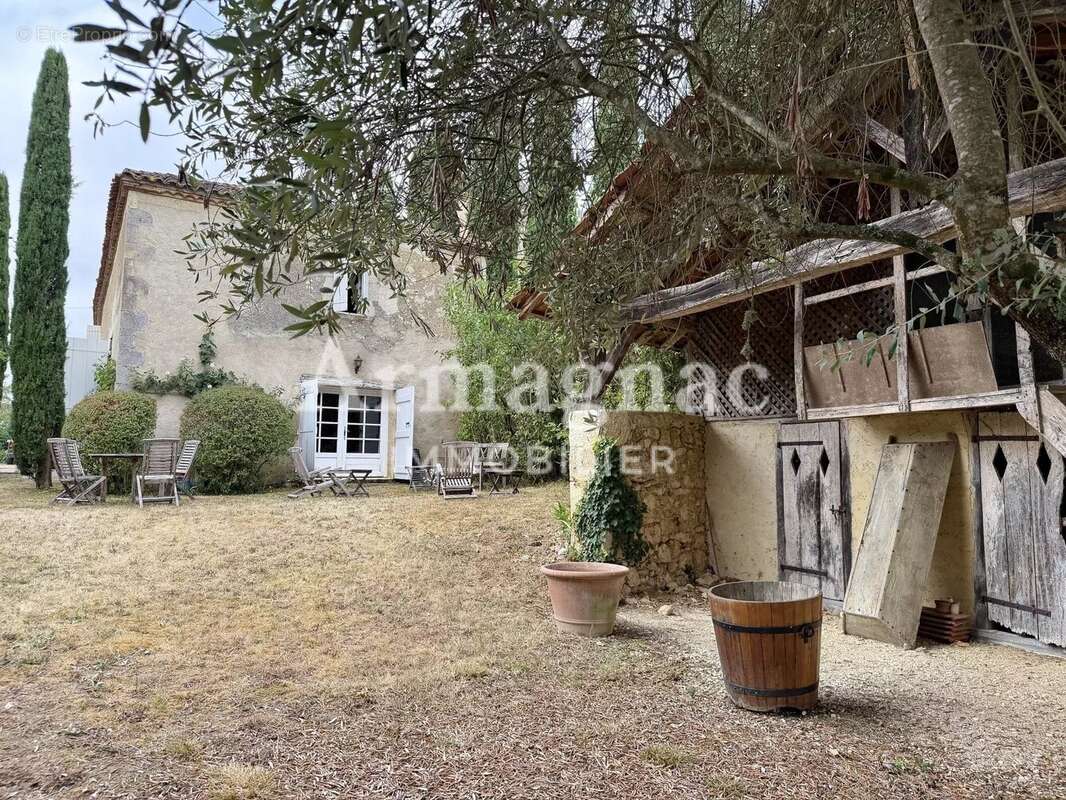 Maison de village en pierre avec jardin - photo 15