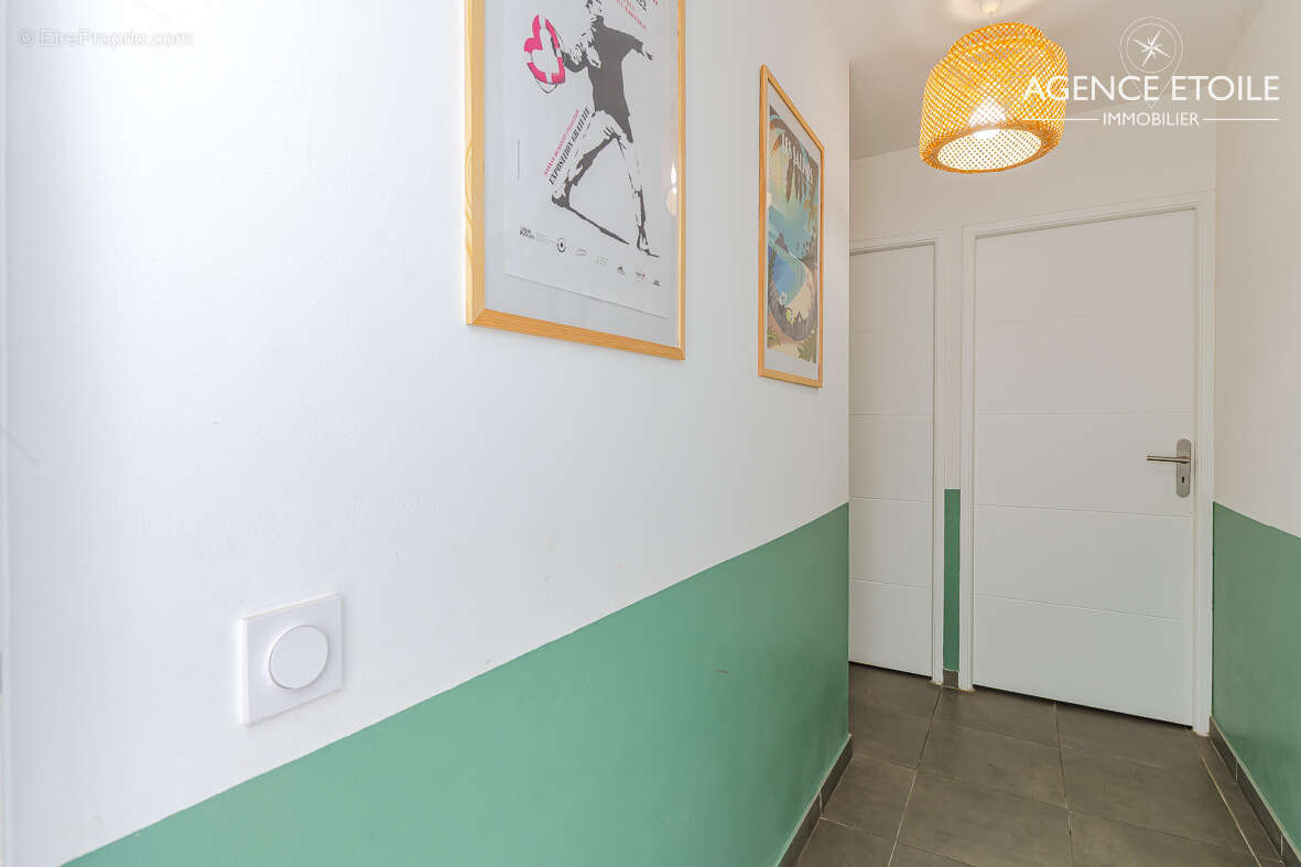 Exclusivité   Appartement T4 lumineux, dernier étage, terrasse 23 m2   Les Camoins - photo 10