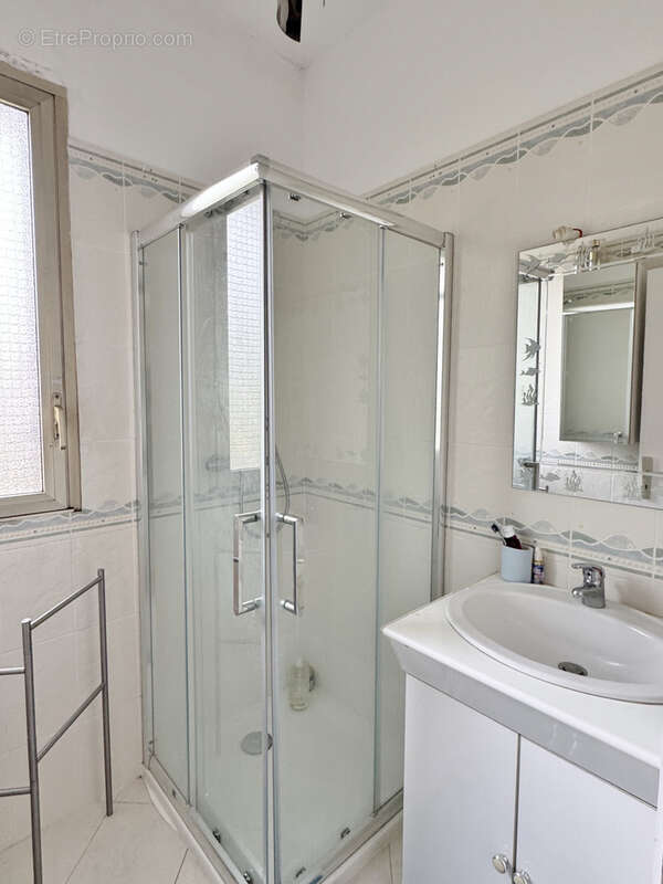 Maison à GREZIEU-LA-VARENNE