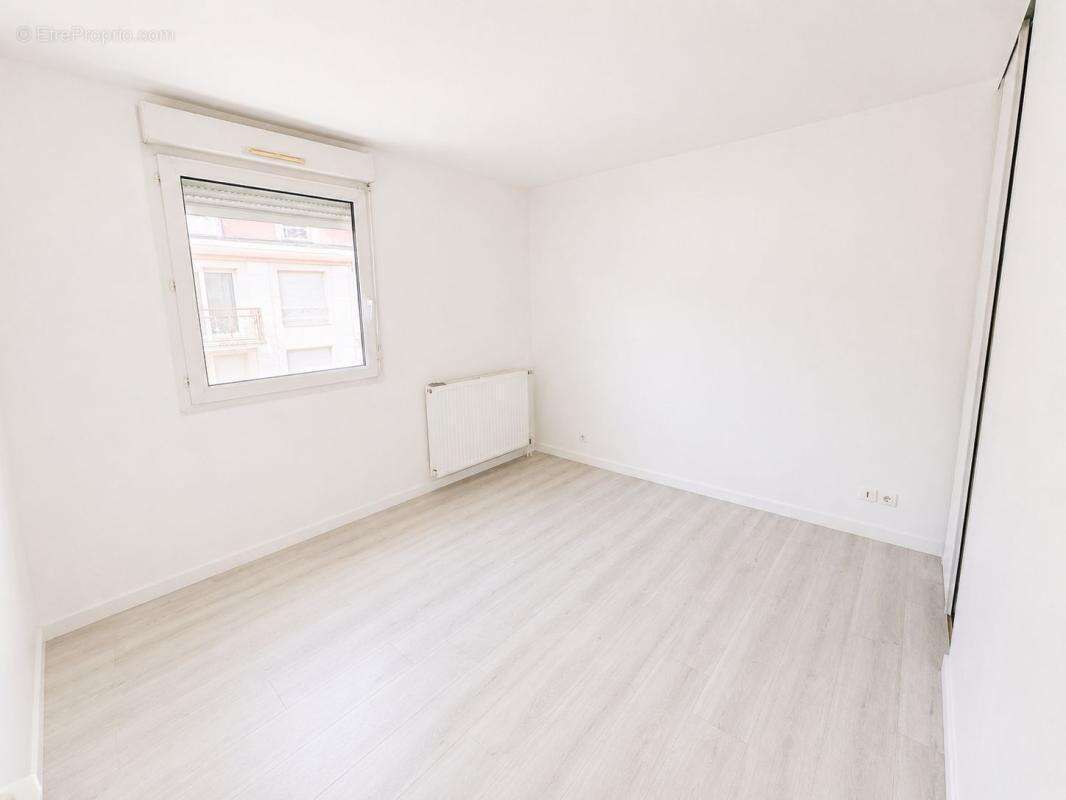 Très grand F3 - Terrasse - Centre Ville - photo 7