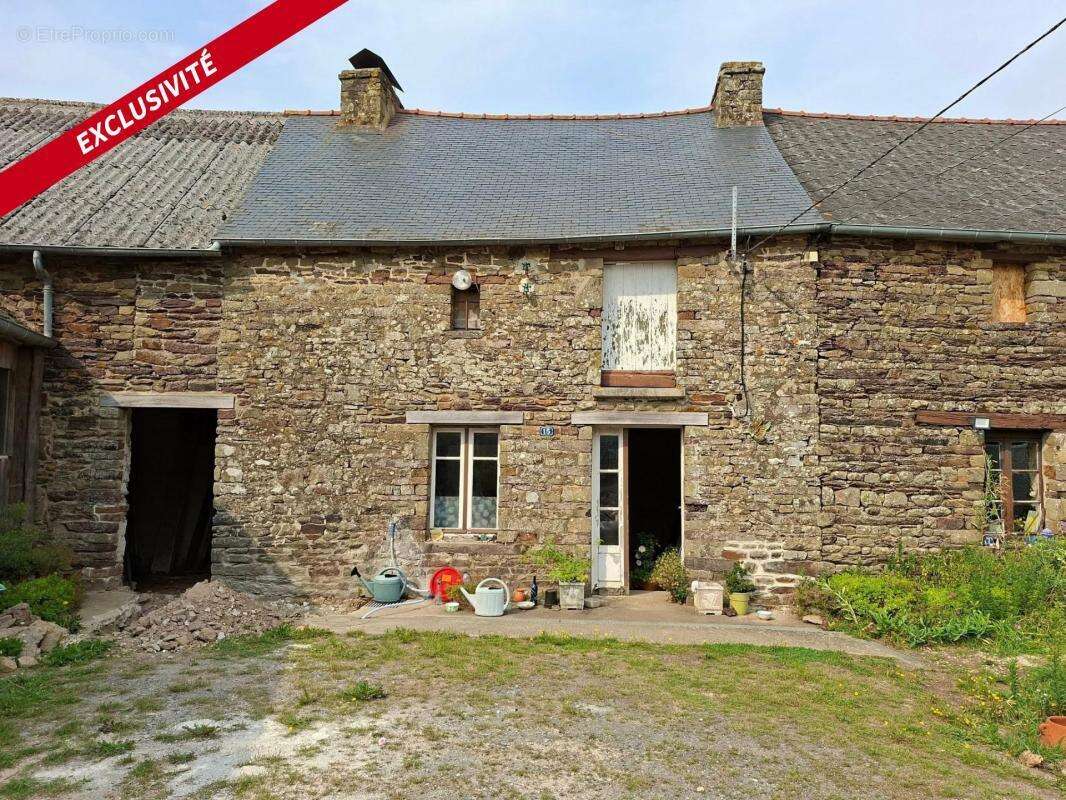 Maison à NEANT-SUR-YVEL