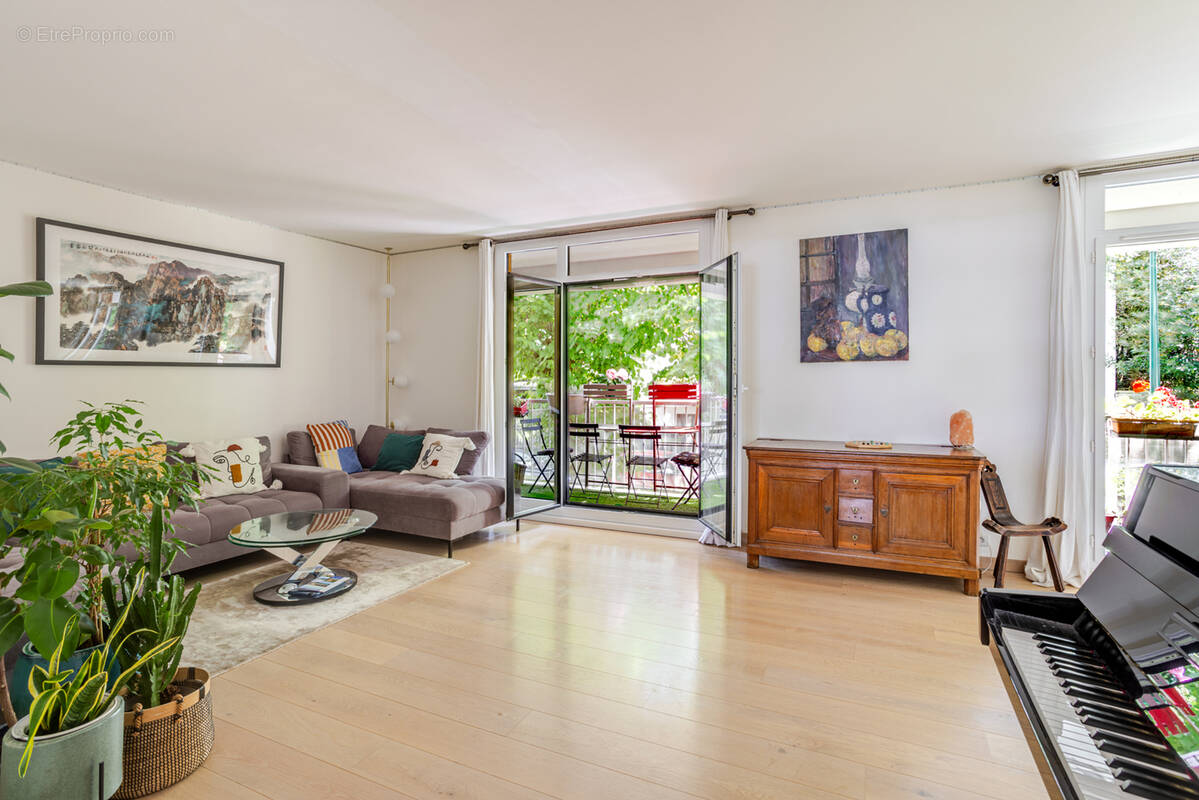 Appartement à VILLE-D'AVRAY