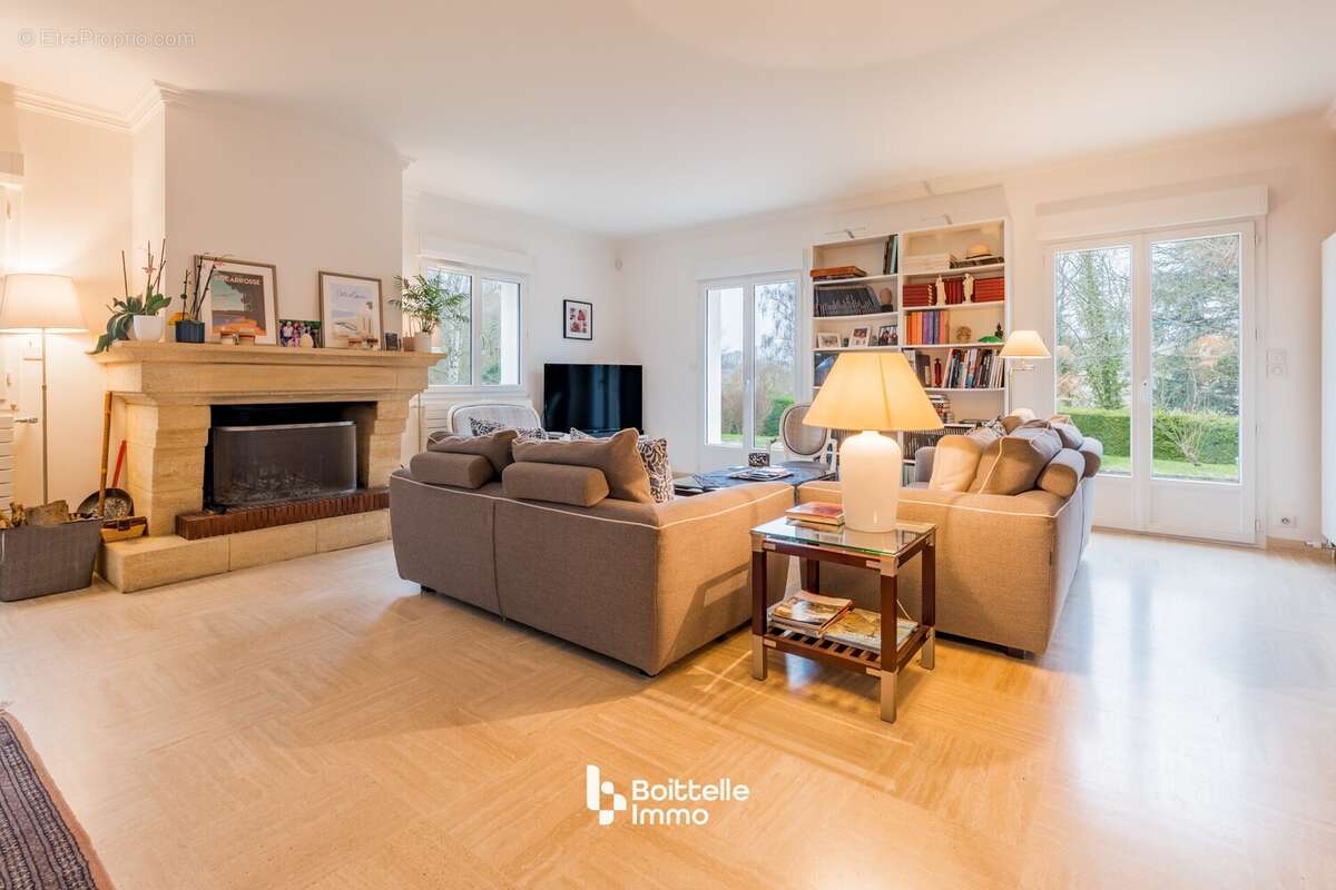 Maison à SAINT-SAUVEUR-SUR-ECOLE