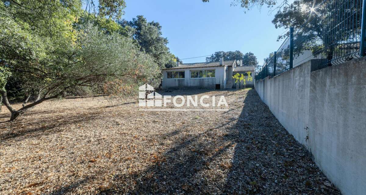 Maison à SAINT-JEAN-DE-CORNIES