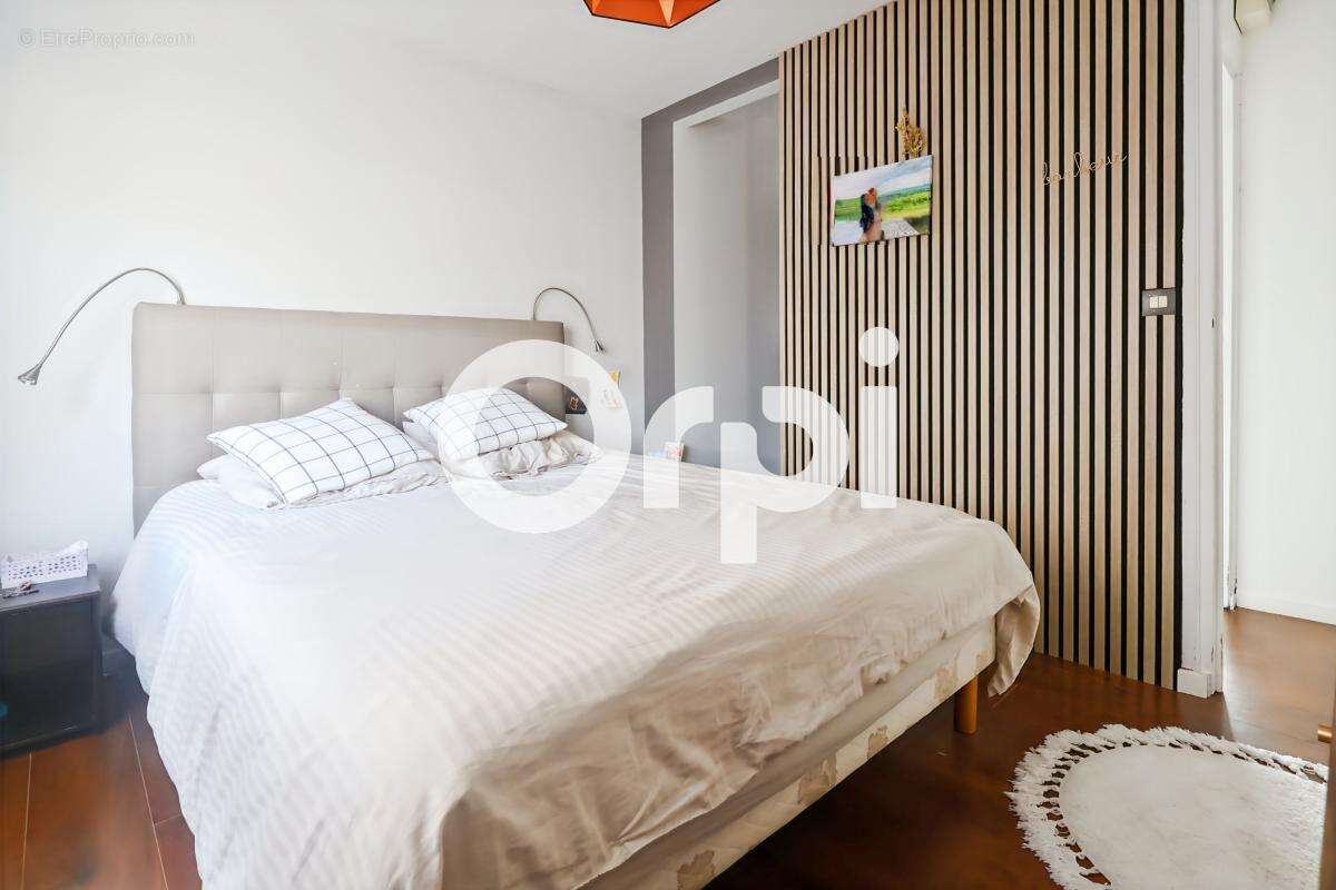 Maison de ville, 4 chambre(s) / bureau(x), cour-terrasse, cave et garage à MALO-LES-BAINS (59240) - photo 4